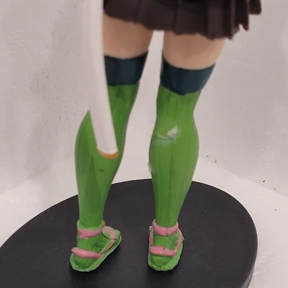 🌟Demon Slayer's Mitsuri Kanroji Figure - Picture 3 of 5